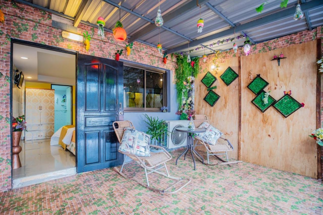 Menulis Coolly House Patong Bed & Breakfast Bagian luar foto