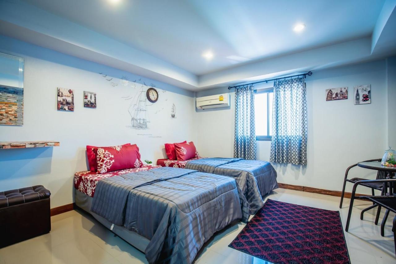 Menulis Coolly House Patong Bed & Breakfast Bagian luar foto