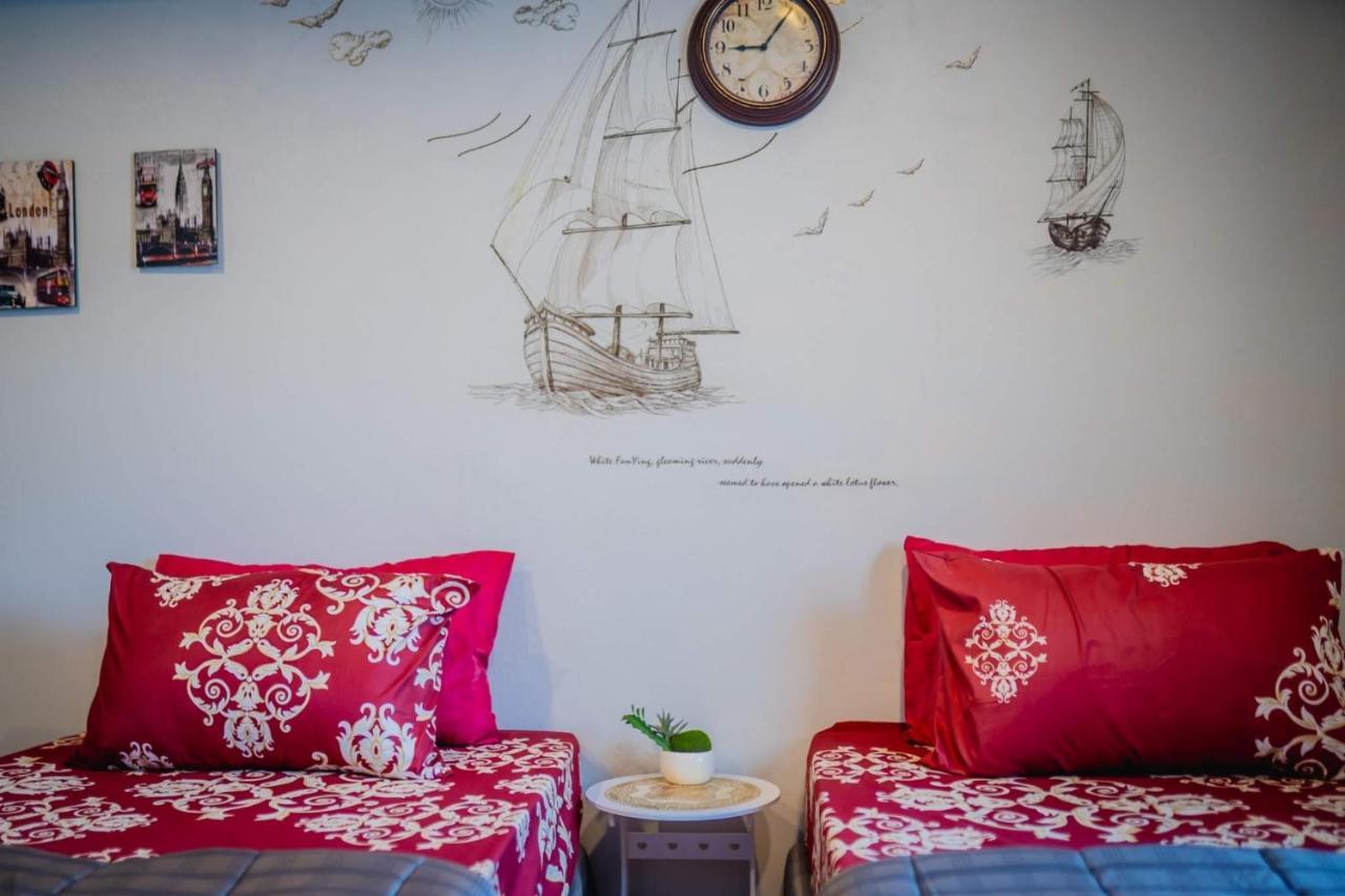 Menulis Coolly House Patong Bed & Breakfast Bagian luar foto