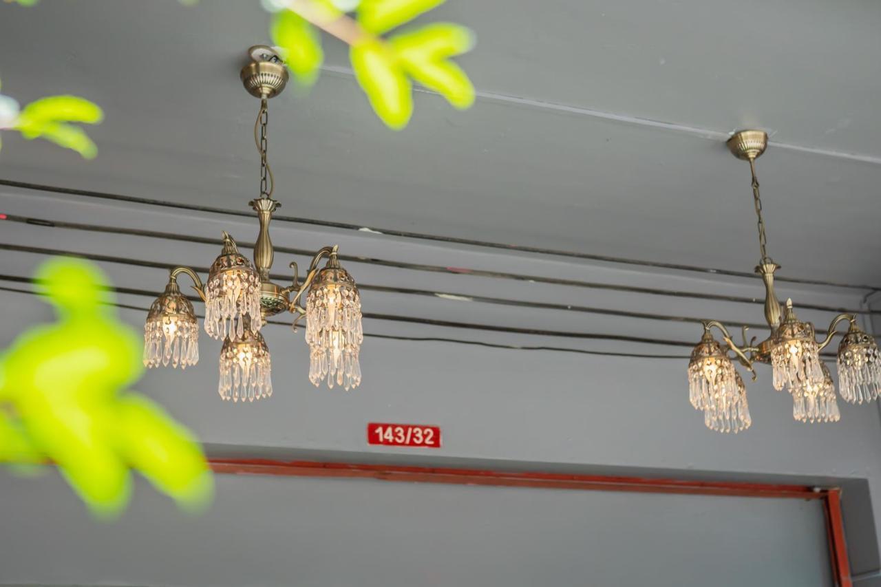 Menulis Coolly House Patong Bed & Breakfast Bagian luar foto
