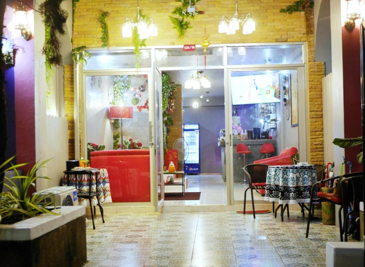 Menulis Coolly House Patong Bed & Breakfast Bagian luar foto