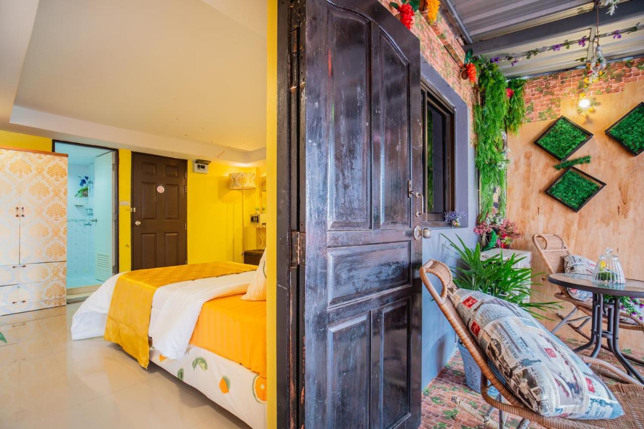 Menulis Coolly House Patong Bed & Breakfast Bagian luar foto