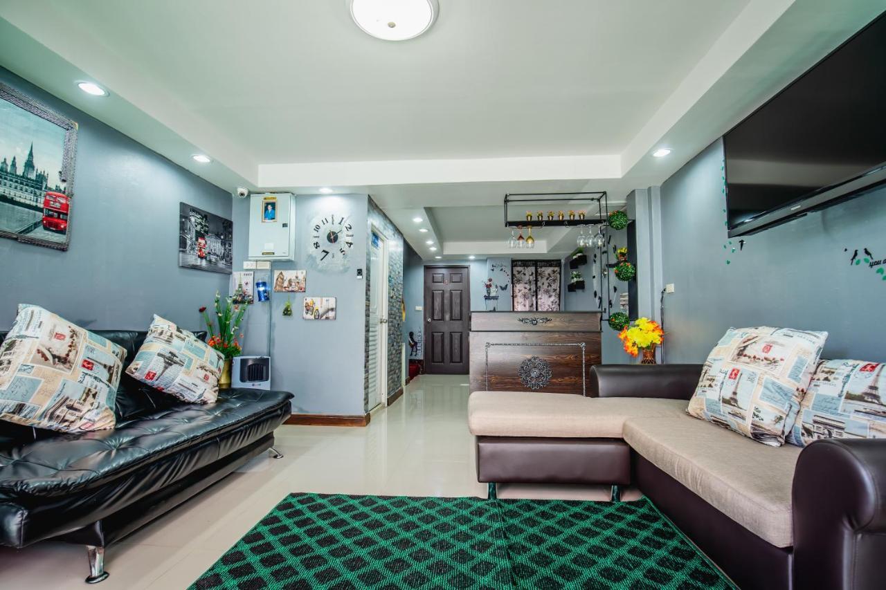 Menulis Coolly House Patong Bed & Breakfast Bagian luar foto
