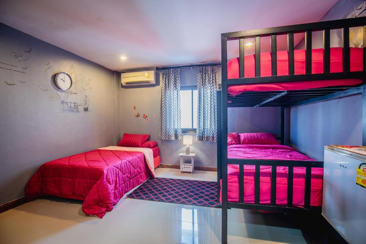 Menulis Coolly House Patong Bed & Breakfast Bagian luar foto