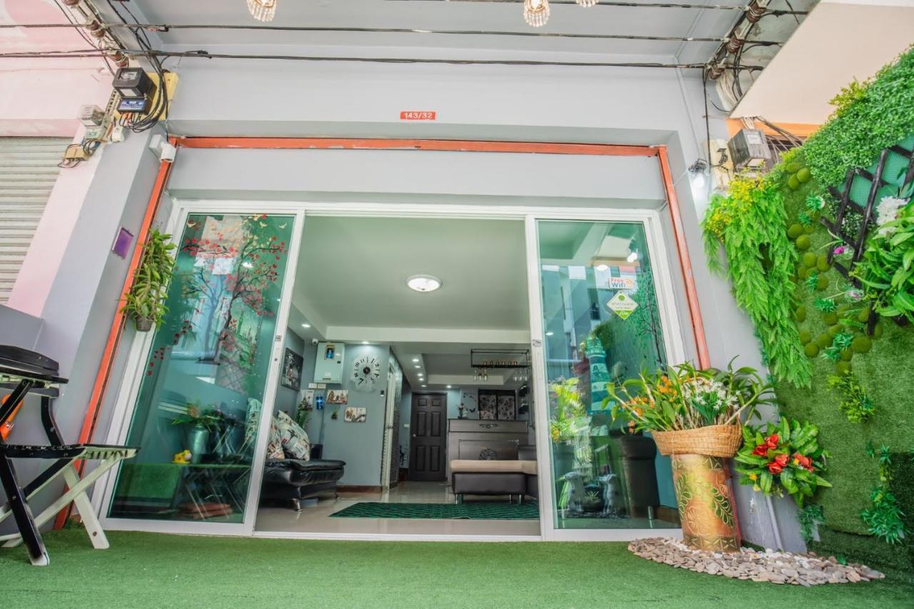 Menulis Coolly House Patong Bed & Breakfast Bagian luar foto