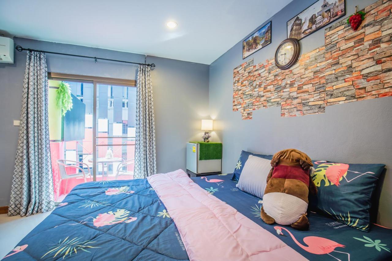 Menulis Coolly House Patong Bed & Breakfast Bagian luar foto