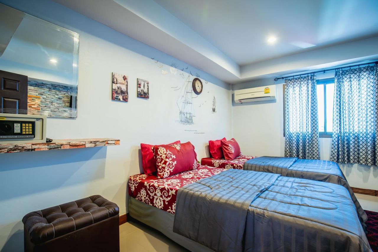 Menulis Coolly House Patong Bed & Breakfast Bagian luar foto