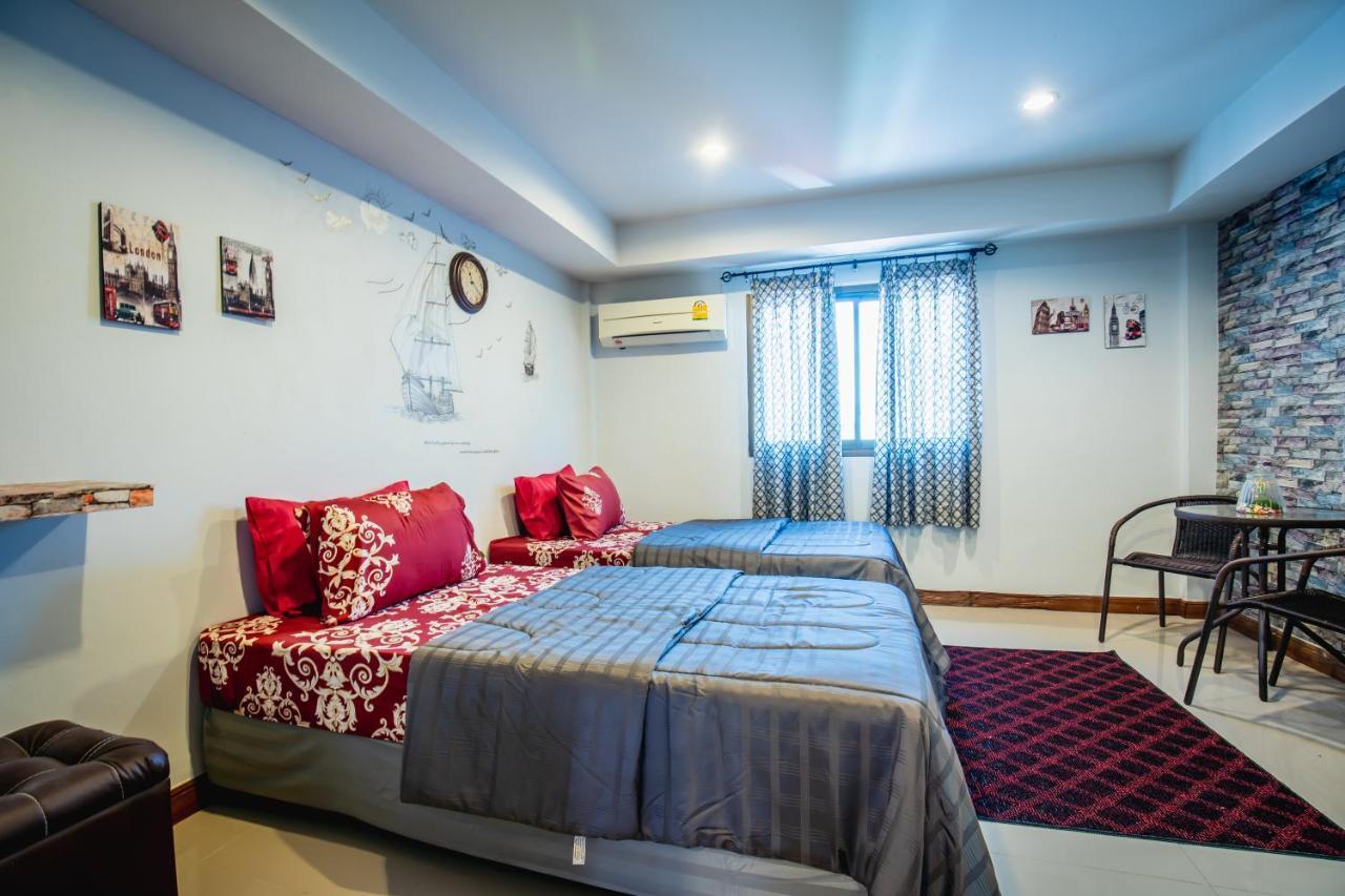 Menulis Coolly House Patong Bed & Breakfast Bagian luar foto