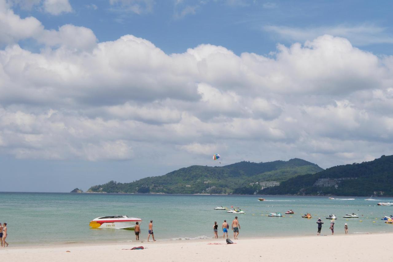 Menulis Coolly House Patong Bed & Breakfast Bagian luar foto